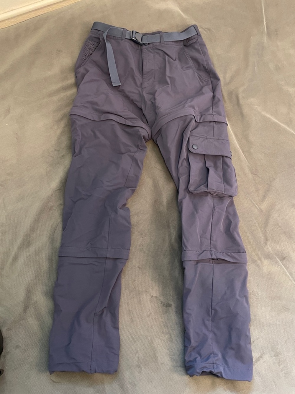 Women’s Outdoor Voices RecTrek zip off cargo pants in Navy Blue, size S